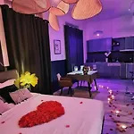 Passion - Jacuzzi Prive - Table Massage Apartamento