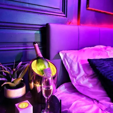 Apartment Suite Passion - Jacuzzi Prive - Table Massage *