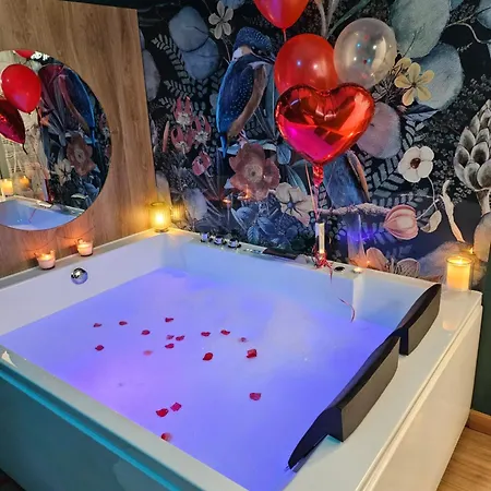 Apartment Suite Passion - Jacuzzi Prive - Table Massage *