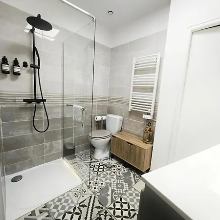 Apartment Suite Passion - Jacuzzi Prive - Table Massage *