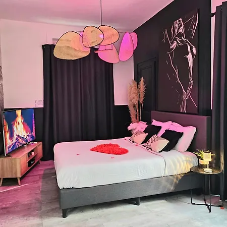 Suite Passion - Jacuzzi Prive - Table Massage Apartment *