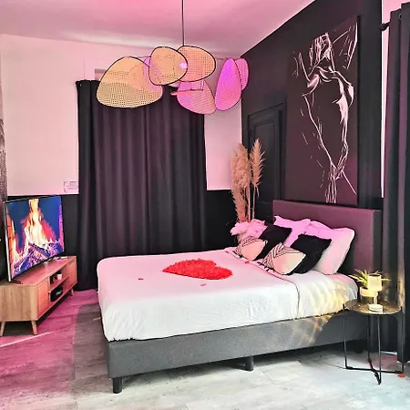 Apartment Suite Passion - Jacuzzi Prive - Table Massage *