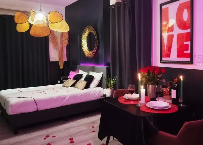 Passion - Jacuzzi Prive - Table Massage *